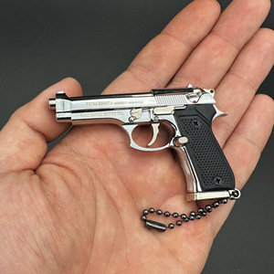Vente en gros d'usine - Porte-clés jouet pistolet tendance - 7,5 cm - <span class=keywords><strong>Beretta</strong></span> M92 - Modèle miniature en alliage de zinc - Échelle 1:3 - Product Image 3