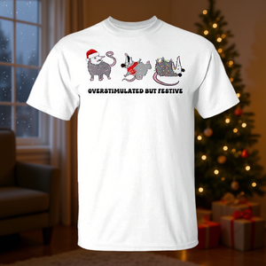 T-shirt de Noël Possum « Overstimulated But Festive » pour adulte, unisexe, à manches courtes, col rond, impression numérique - Product Image 2