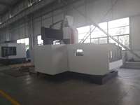 Centre d'usinage à portique GMC3016, fraiseuse CNC robuste à longue course avec magazine d'outils à disques