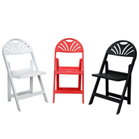 Chaise pliante moderne en résine, légère, durable, empilable, avec dossier ventilé, pour événements extérieurs et locations de fêtes