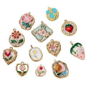 HB891 Abalorios <span class=keywords><strong>de</strong></span> Acero <span class=keywords><strong>de</strong></span> Titanio Hipoalergénico con Esmalte Vintage, Fresas y Rosas con Detalles <span class=keywords><strong>de</strong></span> <span class=keywords><strong>Perlas</strong></span>, Fornituras <span class=keywords><strong>de</strong></span> Joyería en Oro/Plata - Product Image 5