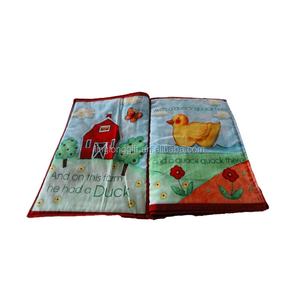 Produits de vente chaude OEM Livres en tissu pour animaux de ferme Prévention de la destruction Livre éducatif pour bébé Jouets intelligents en peluche - Product Image 1