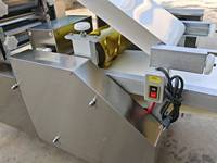Machine automatique Baiji pour la formage de feuilles de pâte pour pains vapeur, naan indiens, crêpes et gâteaux au sésame - Acier inoxydable de qualité alimentaire