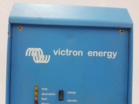 Caricabatterie PLC Victron Energy PCH024016001 24V 16A per Prodotto in Garanzia
