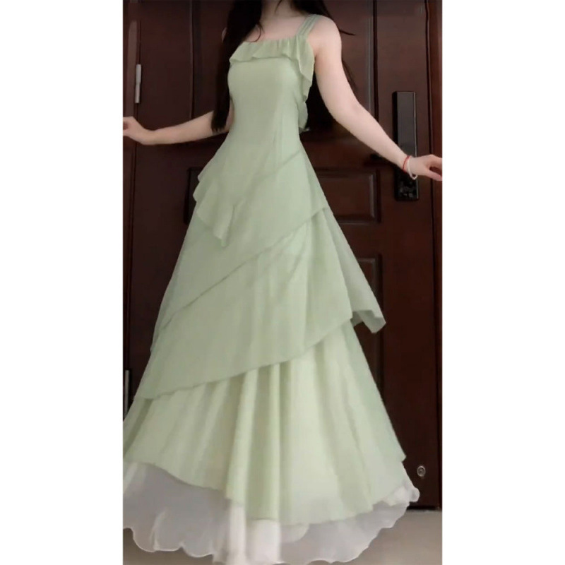 green dress
