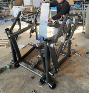 Presse à jambes à 70 degrés à charge libre série SM MXP, machine de musculation professionnelle pour l'entraînement des quadriceps, des ischio-jambiers et des groupes musculaires. - Product Image 4