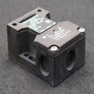 Erzwungener Türkontakt Az15zo-1476-5/2036-4 für Meiller Aufzugstüren - Product Image 1