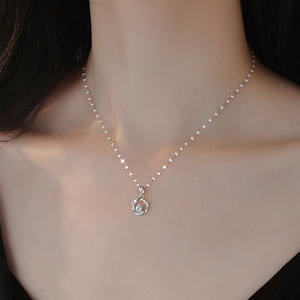 Dernière boucle de mobius éternelle à la mode revêtement résistant à la décoloration délicat collier en acier au titane or clair pour les femmes en gros Fit - Product Image 5