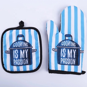 Guantes de Cocina Resistentes al Calor, para Horno y Microondas, Antideslizantes, Aislantes del Calor, para Cocinar y Hornear - Product Image 4