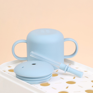 Vaso de silicona SilverJet para bebés con pajita, a prueba de fugas, vaso de entrenamiento para bebés y niños pequeños, boquilla suave para leche o agua - Product Image 3