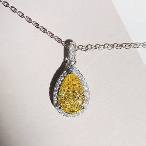 Collana con Ciondolo a Goccia per Donna, Elegante e Versatile, per Uso Quotidiano e Feste - Product Image 5