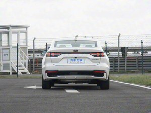 福特蒙迪欧 1.5/2.0T EcoBoost 6速级加速动力旗舰型汽油轿车 - Product Image 6