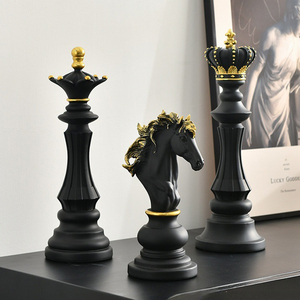 2024 venta al por mayor personalizado diferentes tamaños poliresina pequeño Animal <span class=keywords><strong>caballo</strong></span> corona Imperial estatua arte estatua ornamento - Product Image 2