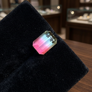 Turmalina Natural Bicolor de Corte Esmeralda Impecable de 1.33 CT, Corte Excelente, Limpia como una Gema, Proveniente de Afganistán - Product Image 2