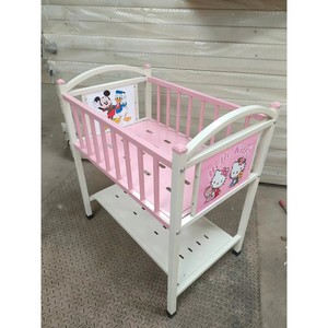Lit bébé en acier inoxydable 800 x 450 x 850 mm, lit manuel pour nourrissons à usage hospitalier - Product Image 3