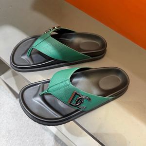 Sandalias de Playa Planas de Diseño de Lujo 2026, Pantuflas de Hombre para Exteriores Cómodas, con Suela Gruesa y a la Moda - Product Image 3