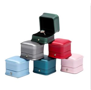 Caja de Joyería de Diseño con Hebilla de Corona, Nueva y en Oferta, para Guardar Anillos, Pulseras, Aretes y Collares, en Cuero PU, Ideal para Bodas - Product Image 1