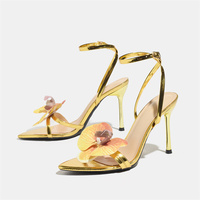 Sandalias Metálicas Doradas para Mujer, Tacones de Aguja, Flor de Orquídea 3D, Punta Puntiaguda, Correa en el Tobillo, Zapatos de Vestir para Fiesta de Verano, Nuevos