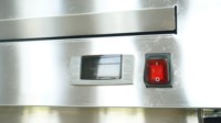 Vitrine réfrigérée verticale en acier inoxydable avec portes vitrées doubles, sans givre et contrôle numérique, pour usage commercial