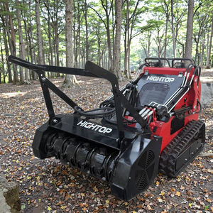 รถตักล้อยางแบบสกิดสเตียร์ สำหรับเครื่องยนต์ดีเซล น้ำหนัก 1050 กก. พร้อมระบบไฮดรอลิกเต็มรูปแบบ - ขายพร้อมอุปกรณ์เสริมหลากหลาย - Product Image 1