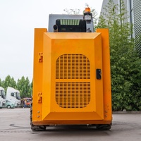 Chargeuse compacte sur pneus HIGHTOP avec attelage rapide, transmission intégrale hydraulique, chargeuse frontale avec cabine pour chantier de construction étroit