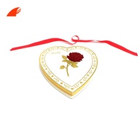 Boîte cadeau d'emballage de Macaron en chocolat bonbon en forme de cœur avec logo rose gaufré estampage rigide personnalisé en feuille d'or