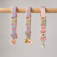 Collier pour animaux de compagnie en dentelle florale YAOYUE, collier pour chat en polyester avec embellissements floraux et boucle de sécurité pour petits animaux