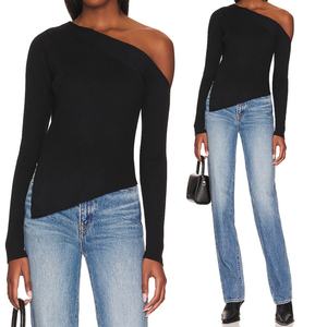 เสื้อเปิดไหล่แขนยาวทรงเอซิมเมตริก ชายเสื้อผ่าข้าง ผ้าริบถัก สำหรับผู้หญิง - Product Image 5