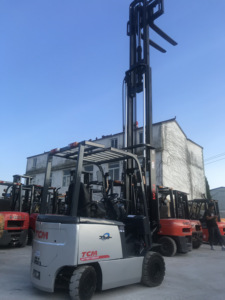 Montacargas Diésel TCM Usado Más Vendido, 2 Toneladas, 2.5 Toneladas, 3 Toneladas, 3.5 Toneladas, Motor Isuzu de Buena Calidad para Comercio Minorista y Restaurantes - Product Image 3