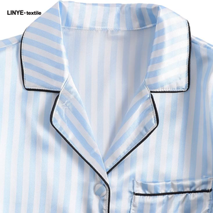 Ensemble de pyjama à manches courtes en soie de mûrier de luxe 22mm pour femme avec masque occultant pour les yeux et logo sur le devant - Product Image 4