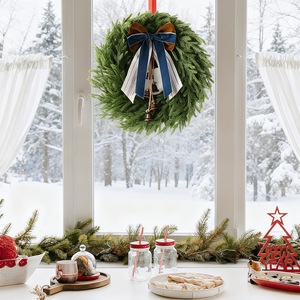 Guirlande <span class=keywords><strong>de</strong></span> Noël <span class=keywords><strong>en</strong></span> pin <span class=keywords><strong>de</strong></span> Norfolk artificiel <span class=keywords><strong>de</strong></span> 22 pouces avec clochettes et ruban pour la décoration intérieure <span class=keywords><strong>de</strong></span> la maison, <span class=keywords><strong>de</strong></span> la table, du mur, <span class=keywords><strong>de</strong></span> la fenêtre et <span class=keywords><strong>de</strong></span> la porte - Product Image 3