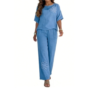 ชุดเซ็ต 2 ชิ้น เสื้อแขนสั้นปักลายลำลองไซส์พลัสสำหรับผู้หญิง และกางเกงขายาวเอวสูงทรงหลวม แฟชั่น - Product Image 1