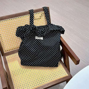 Bolso de mano estilo INS para mujer, éxito de ventas, con puntos ondulados en blanco y negro, bolso de hombro moderno para mujer - Product Image 2