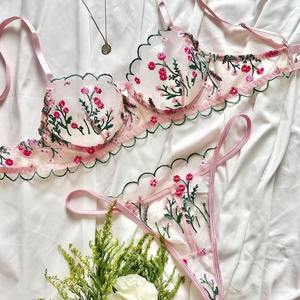 Novità Sexy da <span class=keywords><strong>donna</strong></span> di San Valentino <span class=keywords><strong>intimo</strong></span> <span class=keywords><strong>intimo</strong></span> in pizzo ricamato reggiseno e brevi set con detti trasparenti regalo il nostro <span class=keywords><strong>negozio</strong></span> - Product Image 2