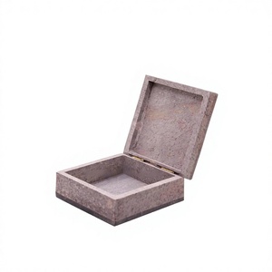 Collection unique de modèles différents disponibles dans une boîte à sculpter en stéatite avec une forme rectangulaire pour le stockage de bijoux Article cadeau - Product Image 1
