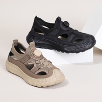 Sandales décontractées pour hommes en maille respirante, à trous évidés, à brides croisées, motif écossais, chaussures aquatiques d'extérieur à enfiler pour l'été