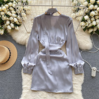 Robe mini élégante en satin à manches longues pour femme, col halter en V, taille froncée, robe courte avec fleurs 3D, robes de fête printanières