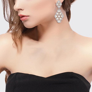 Orecchini Pendenti Barocchi da Donna, Gioielli di Moda per Feste ed Eventi - Product Image 3