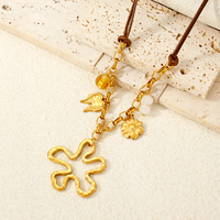 Collier pendentif Cœur Tournesol en acier inoxydable plaqué or 18K PVD avec perle d'ambre et breloque boule de fourrure léopard