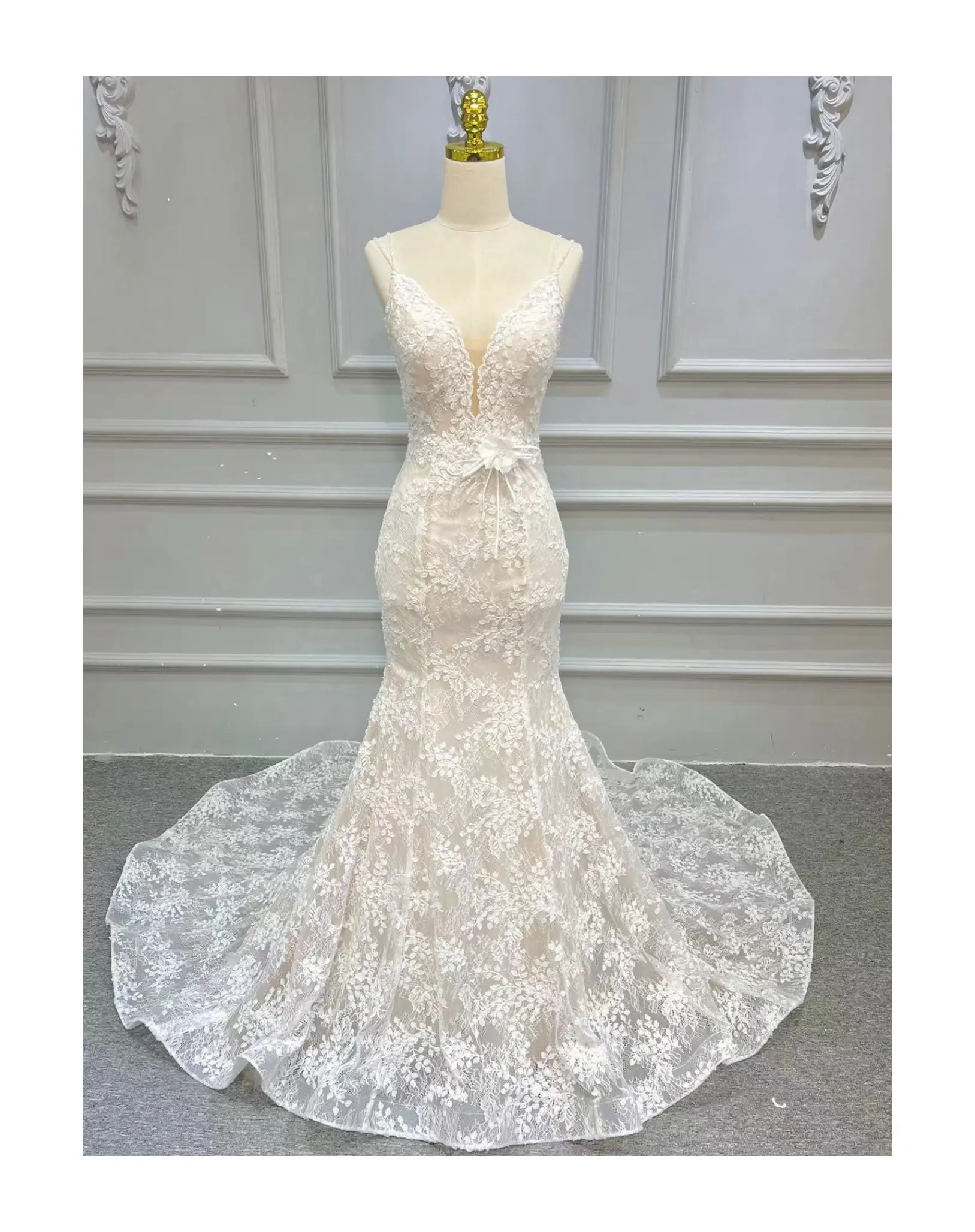 Classic Mermaid Wedding Dresses Sexy V-neck 3D Flowers Lace Appliques Dress Bridal Tulle Wedding Gowns Luxury for Bride Mini