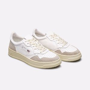 Zapatillas Deportivas Retro de Gamuza de Caña Baja para Hombre y Mujer, Modelo Medalist Action Trainer - Product Image 2