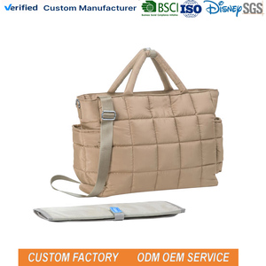 Bolsa de Pañales Acolchada, Bolsa de Mensajero para Bebé, Bolsa de Viaje con Cambiador, Bolsillos Aislados, Bolsa de Pañales Multifuncional Acolchada - Product Image 1