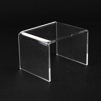 Présentoir de vitrine moderne écologique en acrylique transparent de haute qualité personnalisé rehausseur de chaussures bord doré pour commerce de détail assemblage facile pour