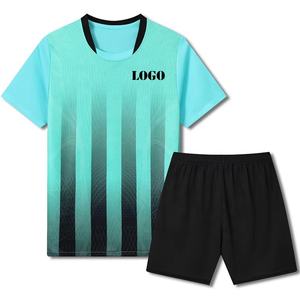 Nieuwe Aangepaste Hoge Kwaliteit Heren Voetbaltenues Jersey Set Groene Strepen Team Club Voetbalkleding Voetbal Jersey - Product Image 5