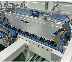 เครื่องพับและติดกาวกล่องกระดาษลูกฟูกแบบอัตโนมัติควบคุมด้วย PLC 3A ประหยัด คุ้มค่า ใช้ไฟ 380V รับประกัน 1 ปี สำหรับธุรกิจขนาดเล็ก - Product Image 4