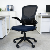Chaise de bureau ergonomique moderne personnalisable, réglable en hauteur, pivotante, inclinable, avec dossier en maille et accoudoirs relevables
