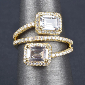 Anello da Donna alla Moda con Design Geometrico Multistrato, Lusso Discreto e Stile Unico - Product Image 2