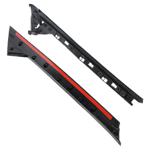 Paneles Decorativos Exteriores para Parabrisas Ford BB5Z-7803136-AB y BB5Z-7803137-A ABS Franja Decorativa Izquierda - Product Image 2