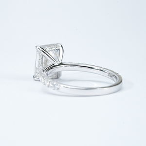 Bague pavée en argent sterling 925 avec moissanite DEF taille radiant 8*10mm 4 carats pour usage quotidien et fiançailles - Product Image 3
