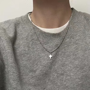 Collana <span class=keywords><strong>Girocollo</strong></span> Trendy con Ciondolo a Stella Traforata, Accessorio Moda per <span class=keywords><strong>Uomo</strong></span> e Donna, Catena per Maglione da Festa - Product Image 1